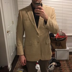 Light houndstooth men’s sport coat